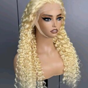 perruque longue frisée blonde